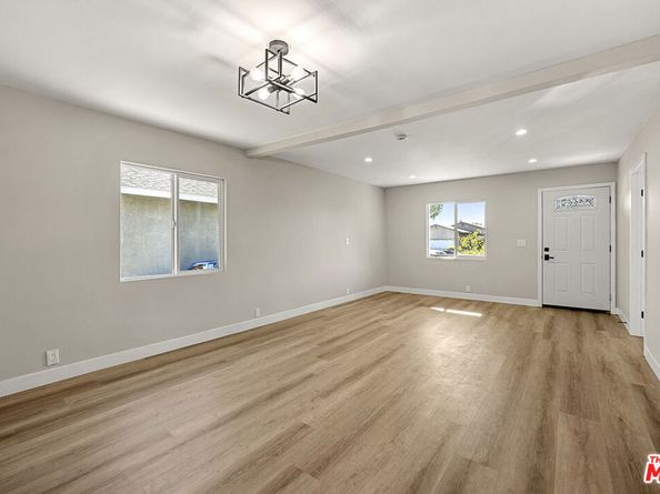 337 E 60th Street, Los Angeles CA 90003