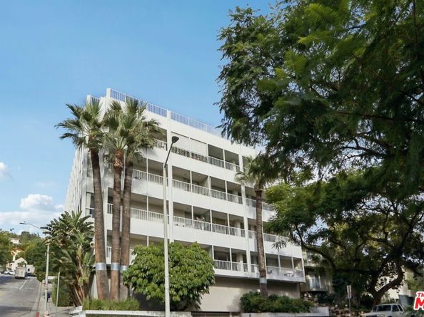 1400 N Sweetzer Avenue 406, West Hollywood CA 90069