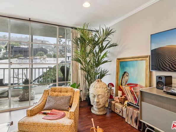 1400 N Sweetzer Avenue 406, West Hollywood CA 90069