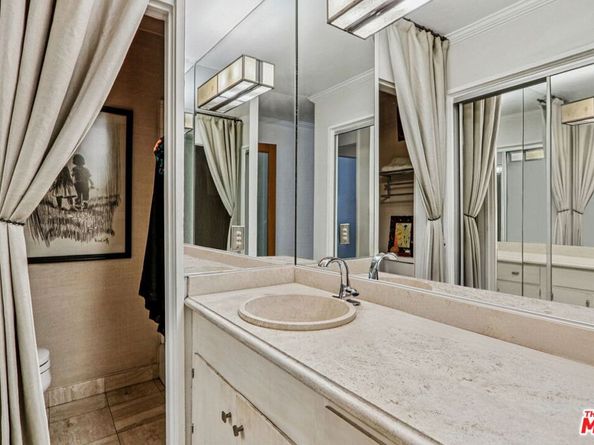 1400 N Sweetzer Avenue 406, West Hollywood CA 90069