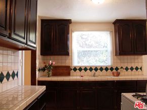 611 N BEACHWOOD Drive, Los Angeles CA 90004