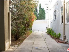 611 N BEACHWOOD Drive, Los Angeles CA 90004