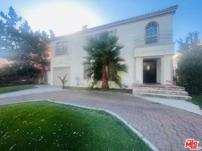 611 N BEACHWOOD Drive, Los Angeles CA 90004