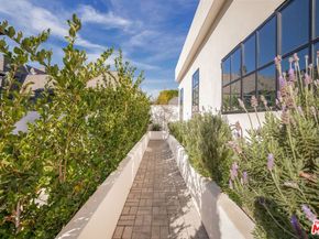 1142 Poinsettia Drive, West Hollywood CA 90046