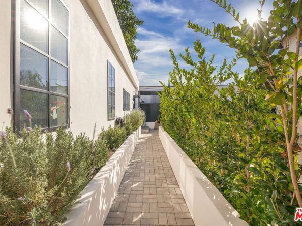 1142 Poinsettia Drive, West Hollywood CA 90046