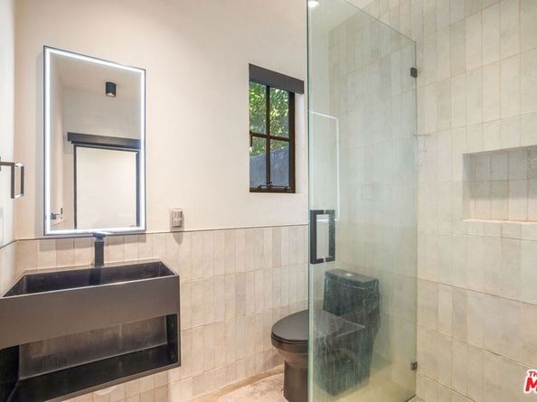 1142 Poinsettia Drive, West Hollywood CA 90046