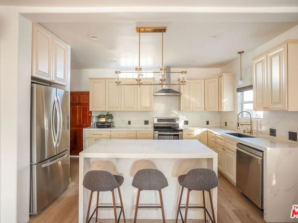 1142 Poinsettia Drive, West Hollywood CA 90046