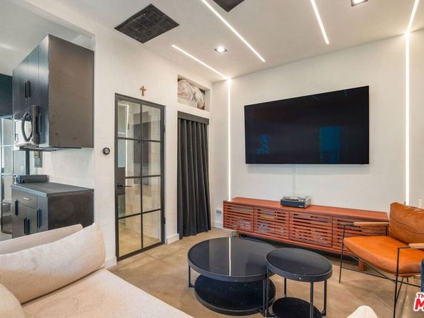 1142 Poinsettia Drive, West Hollywood CA 90046