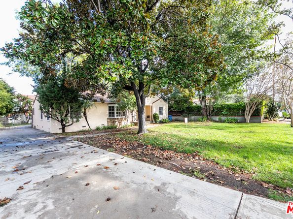 15217 Greenleaf Street, Sherman Oaks CA 91403