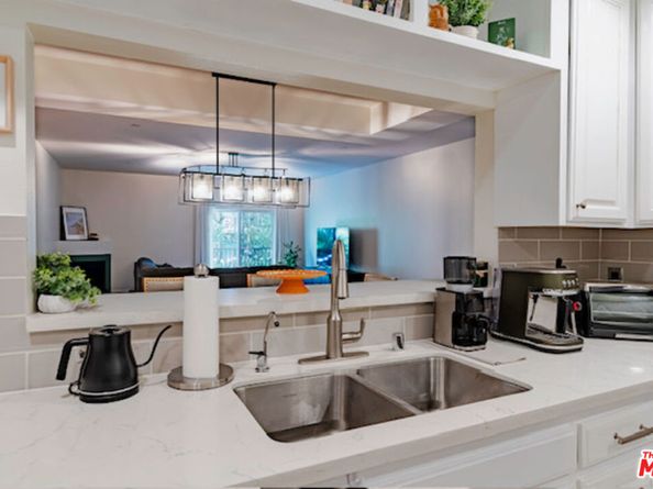 956 S Wilton Place 305, Los Angeles CA 90019