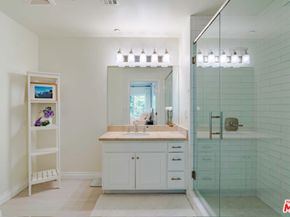 956 S Wilton Place 305, Los Angeles CA 90019