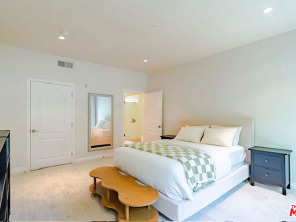 956 S Wilton Place 305, Los Angeles CA 90019