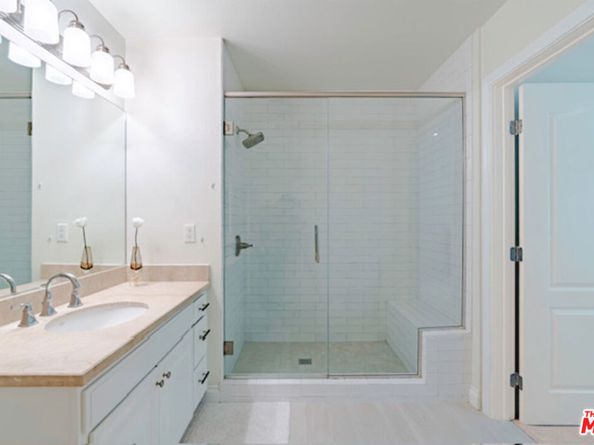 956 S Wilton Place 305, Los Angeles CA 90019