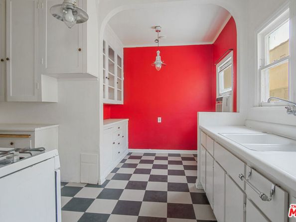 712 S Stanley Avenue, Los Angeles CA 90036