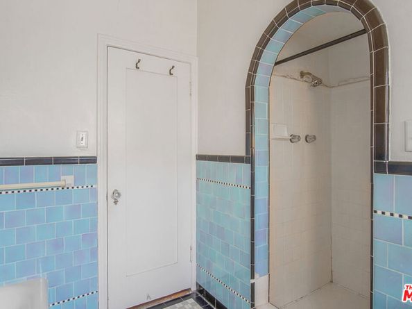 712 S Stanley Avenue, Los Angeles CA 90036