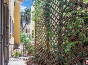 712 S Stanley Avenue, Los Angeles CA 90036