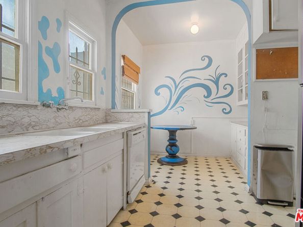 712 S Stanley Avenue, Los Angeles CA 90036