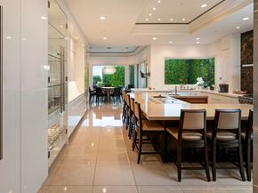 14035 Aubrey Road, Beverly Hills CA 90210