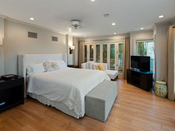 14035 Aubrey Road, Beverly Hills CA 90210