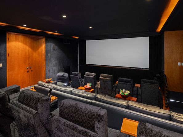 14035 Aubrey Road, Beverly Hills CA 90210