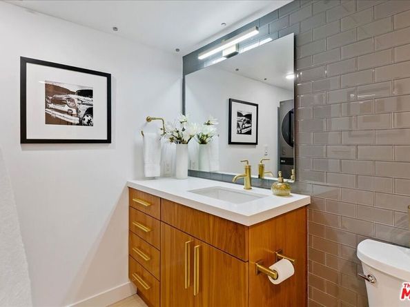 1100 Alta Loma Road 803, West Hollywood CA 90069