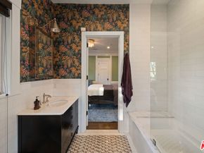 601 S Windsor Boulevard, Los Angeles CA 90005