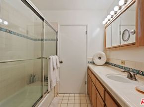 2702 11th Street 2, Santa Monica CA 90405