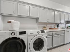 4915 Tyrone Avenue 102, Sherman Oaks CA 91423
