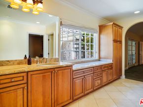 10655 Camarillo Street, Toluca Lake CA 91602
