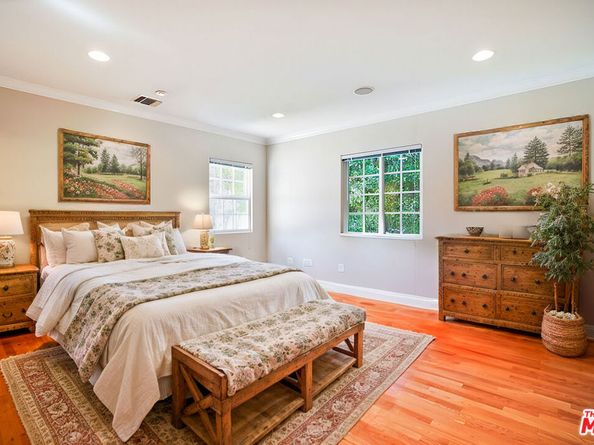 10655 Camarillo Street, Toluca Lake CA 91602