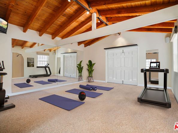 10655 Camarillo Street, Toluca Lake CA 91602