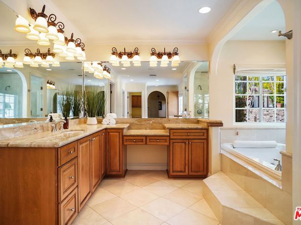 10655 Camarillo Street, Toluca Lake CA 91602