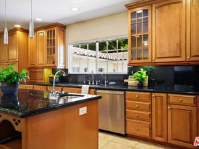 10655 Camarillo Street, Toluca Lake CA 91602