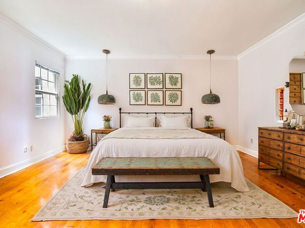 10655 Camarillo Street, Toluca Lake CA 91602