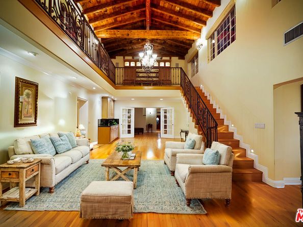 10655 Camarillo Street, Toluca Lake CA 91602