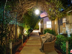 10655 Camarillo Street, Toluca Lake CA 91602
