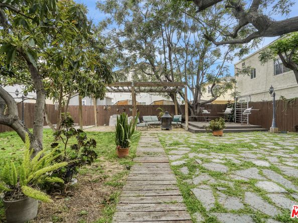 573 W 13th Street, San Pedro CA 90731