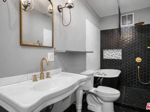 573 W 13th Street, San Pedro CA 90731