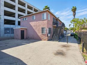 925 W 84th Street, Los Angeles CA 90044