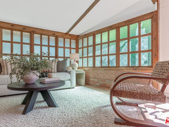 4835 Corbin Avenue, Tarzana CA 91356