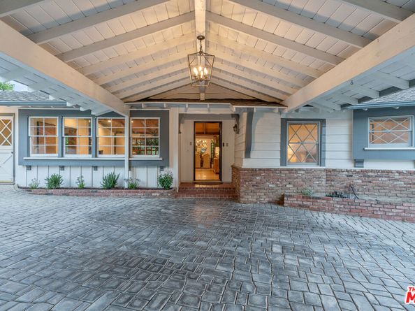 4835 Corbin Avenue, Tarzana CA 91356