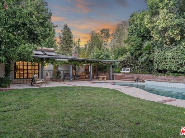 4835 Corbin Avenue, Tarzana CA 91356