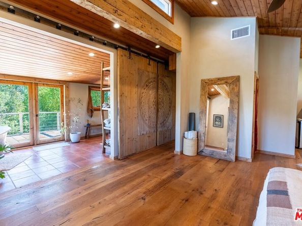 22068 Topanga School Road, Topanga CA 90290