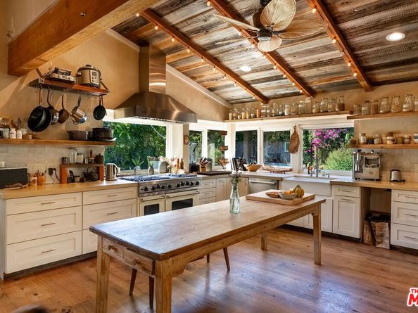 22068 Topanga School Road, Topanga CA 90290