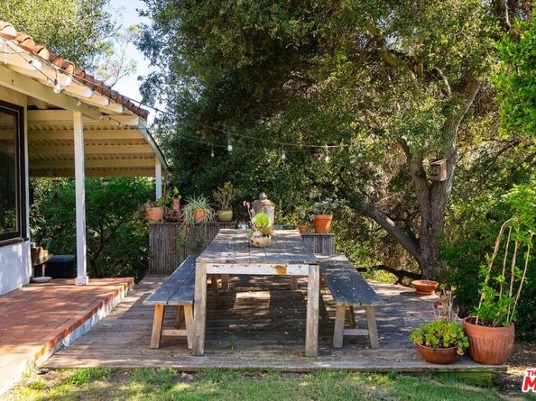 22068 Topanga School Road, Topanga CA 90290