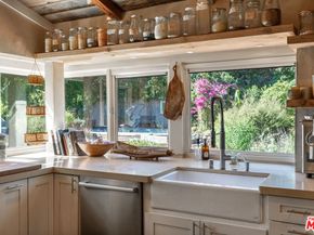 22068 Topanga School Road, Topanga CA 90290