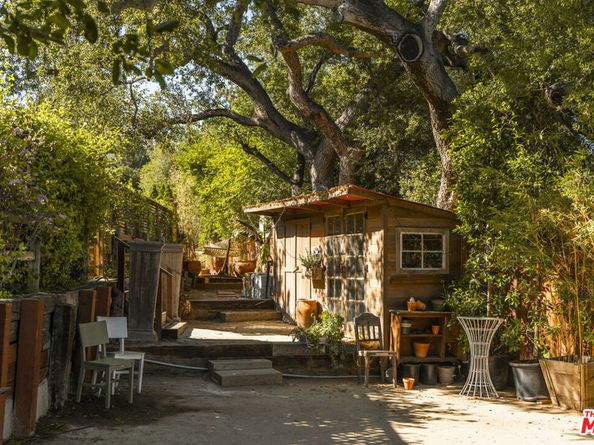 22068 Topanga School Road, Topanga CA 90290