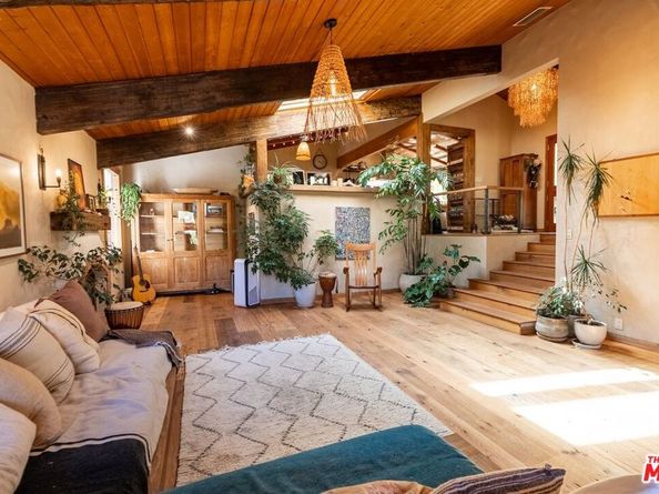 22068 Topanga School Road, Topanga CA 90290