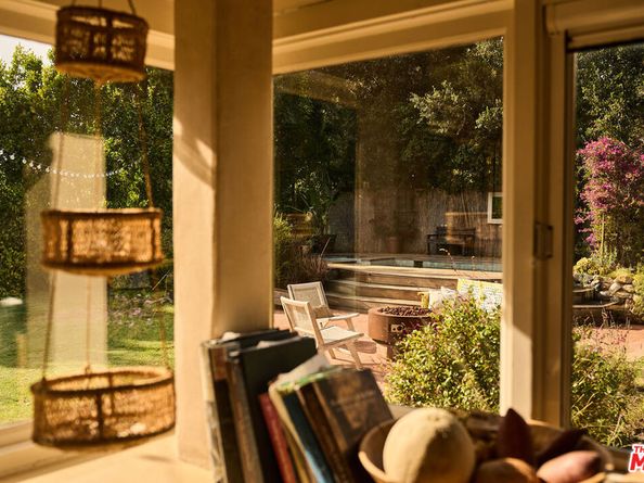 22068 Topanga School Road, Topanga CA 90290