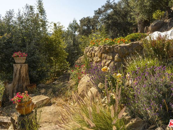 22068 Topanga School Road, Topanga CA 90290